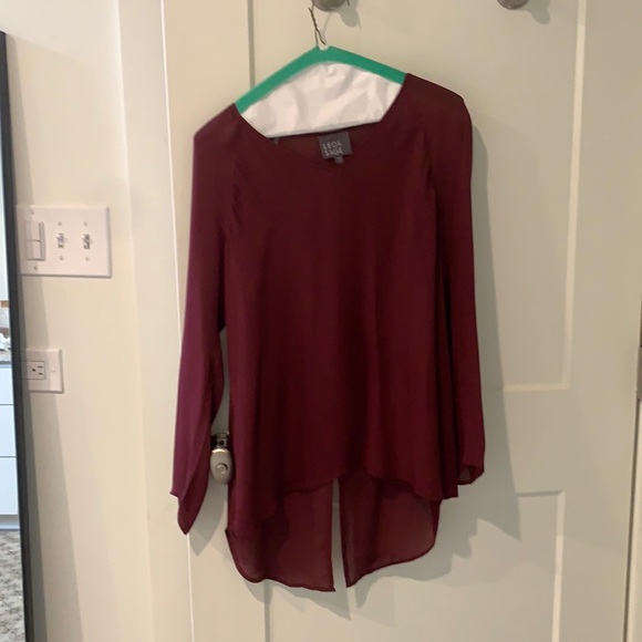 Leo and Sage blouse - Picture 2 of 2